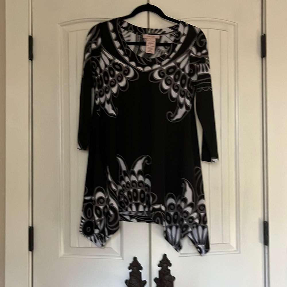 Beautiful hanky hem top by philosophy